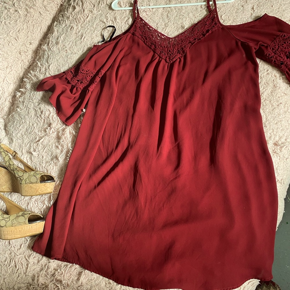 City triangles dress burgundy